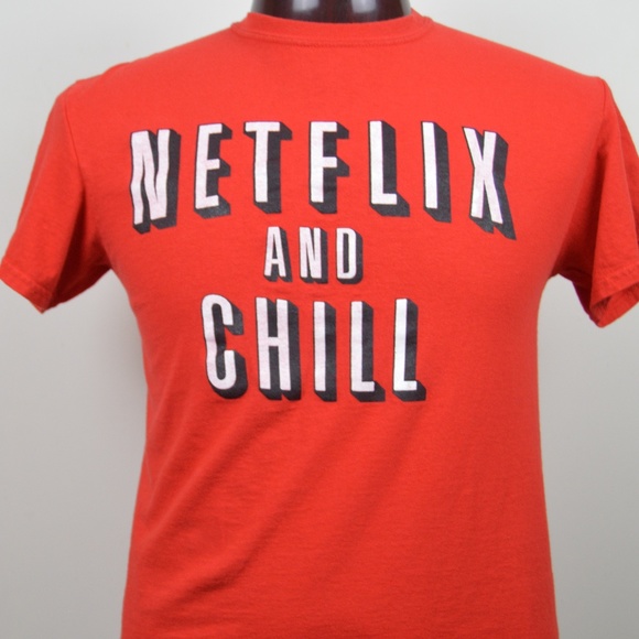 Netflix and Chill Mens M Red Graphic T Shirt SS - Picture 1 of 9